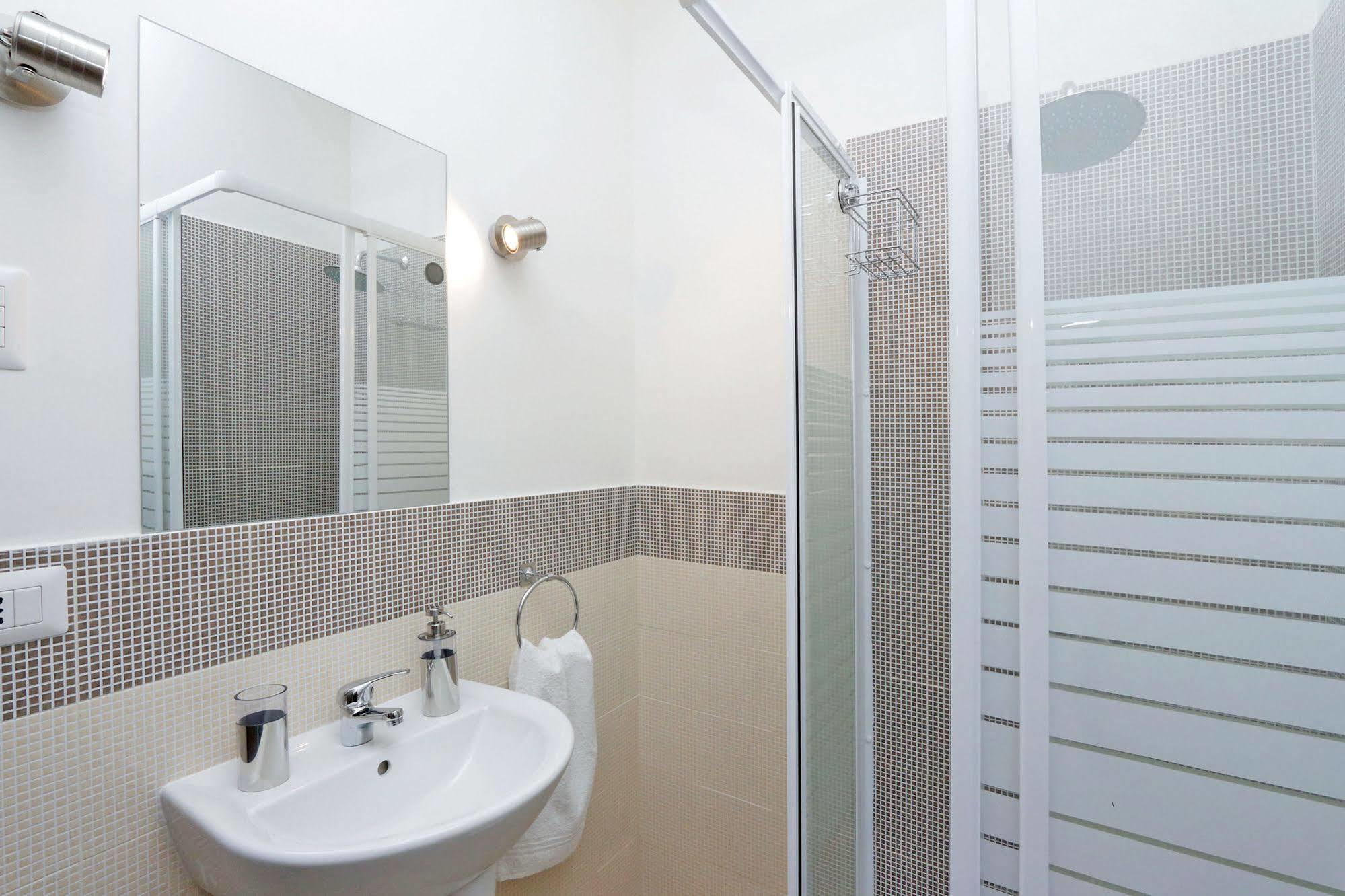 San Pietro Stazione Guesthouse Rome Exterior photo