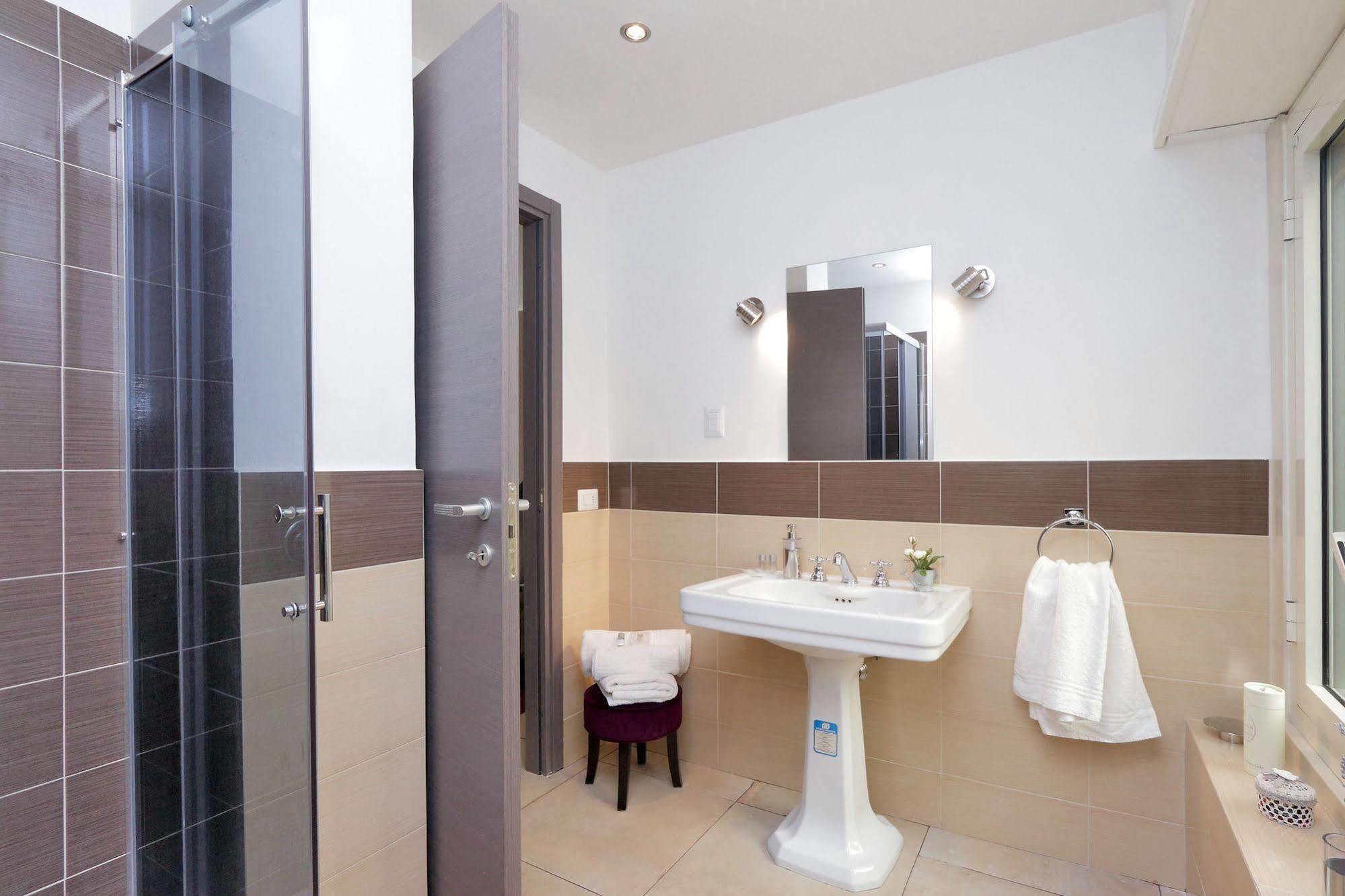 San Pietro Stazione Guesthouse Rome Exterior photo