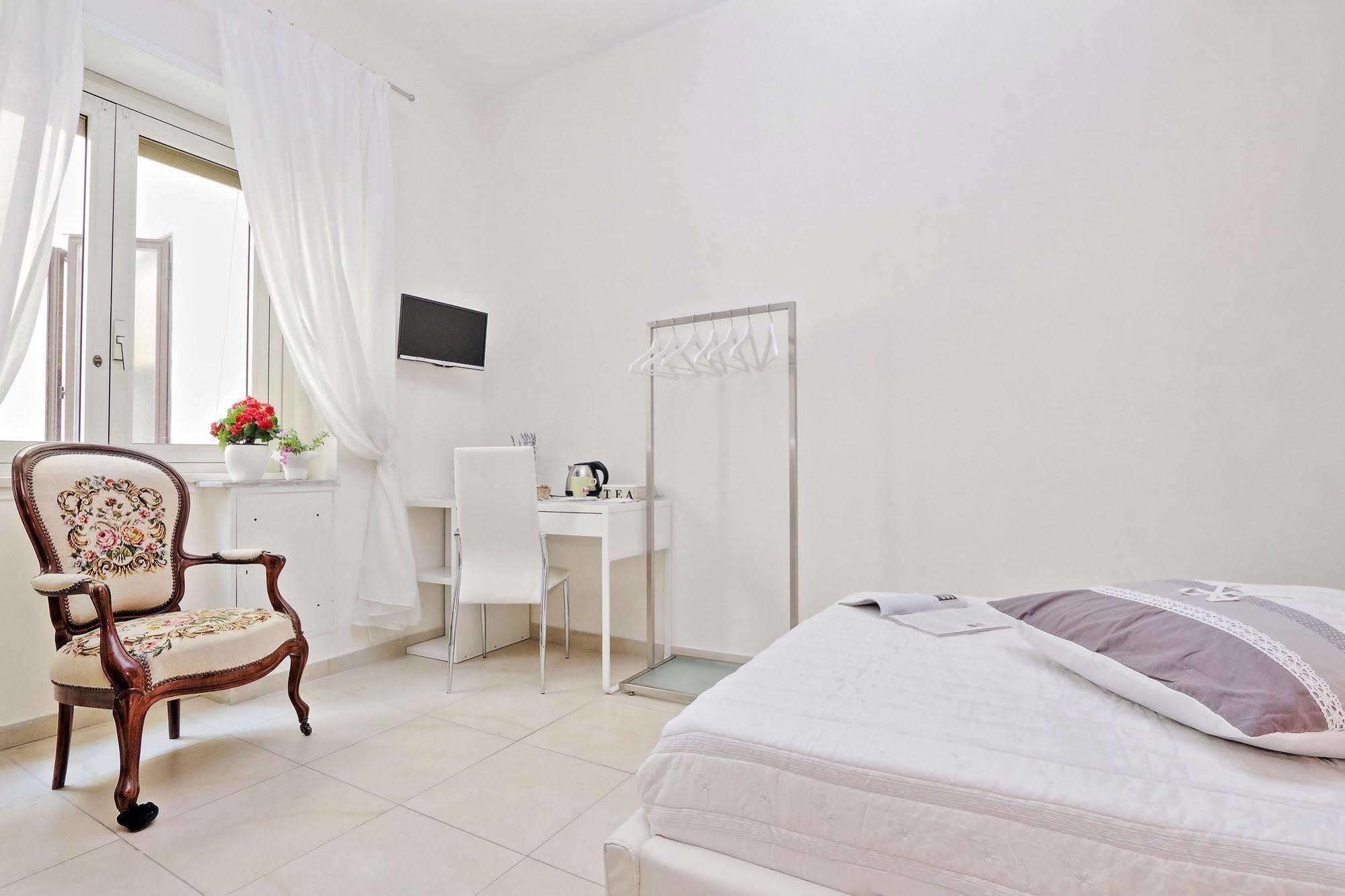 San Pietro Stazione Guesthouse Rome Exterior photo