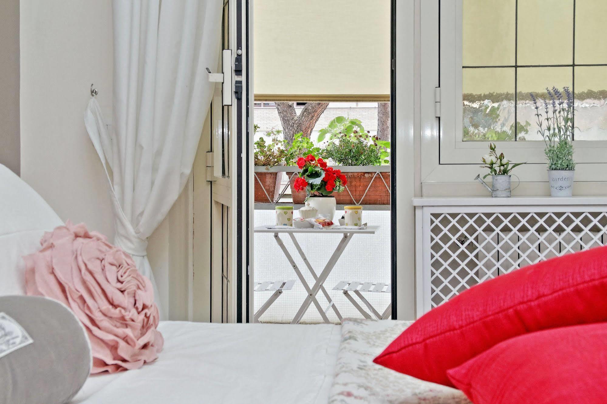 San Pietro Stazione Guesthouse Rome Exterior photo